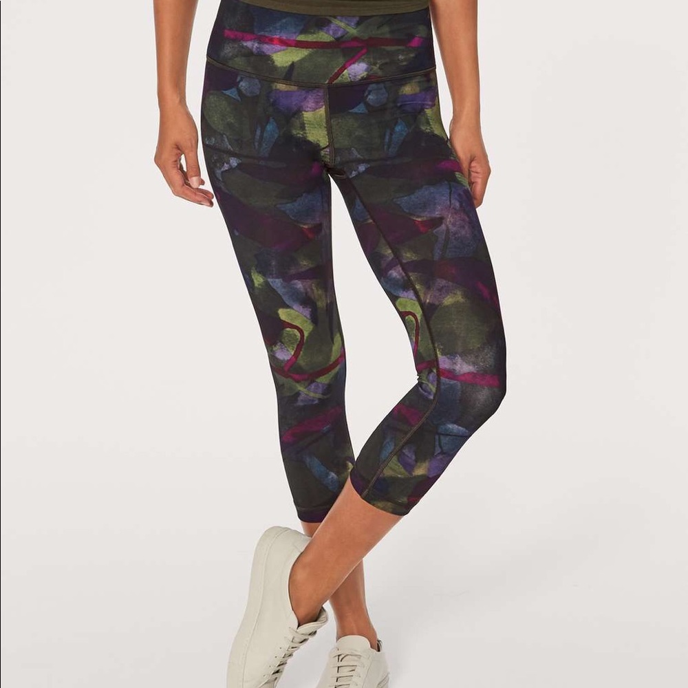 Lululemon WunderUnder Crops - 8